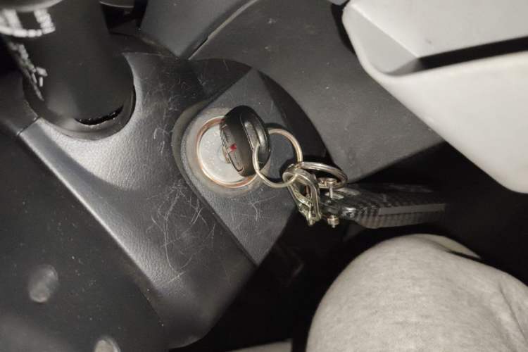 Used Mitsubishi Pajero 2014 3.0L Elite Edition Vehicle Key