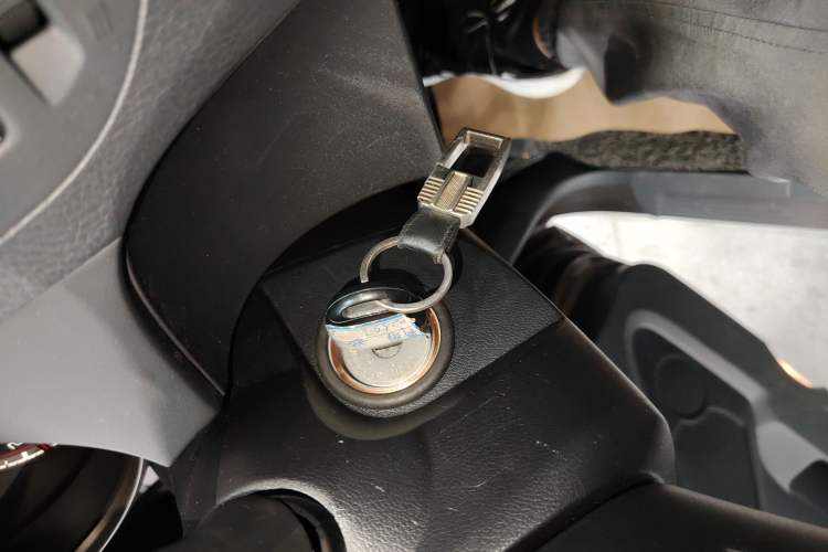 Used Mitsubishi Pajero 2014 3.0L Elite Edition Vehicle Key