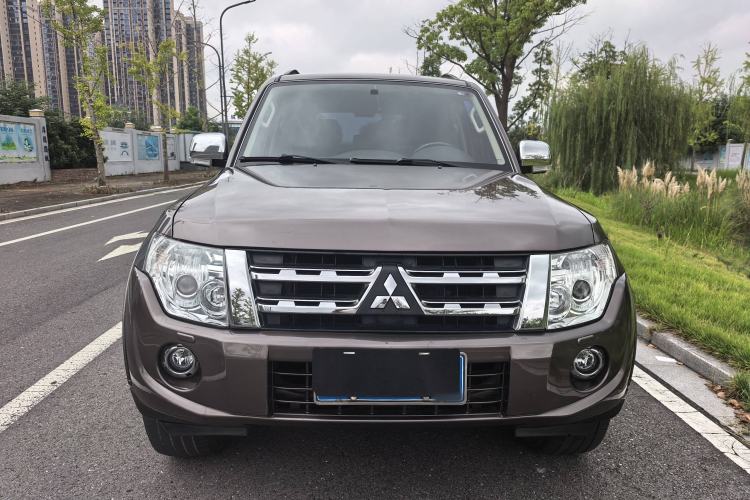 Used Mitsubishi Pajero 2014 3.0L Elite Edition Exterior 1