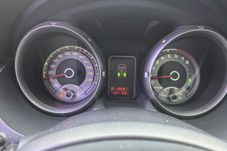 Used Mitsubishi Pajero 2014 3.0L Elite Edition Odometer Close Up