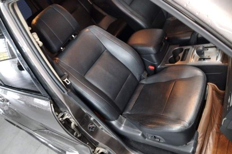 Used Mitsubishi Pajero 2014 3.0L Elite Edition Right Front Seat