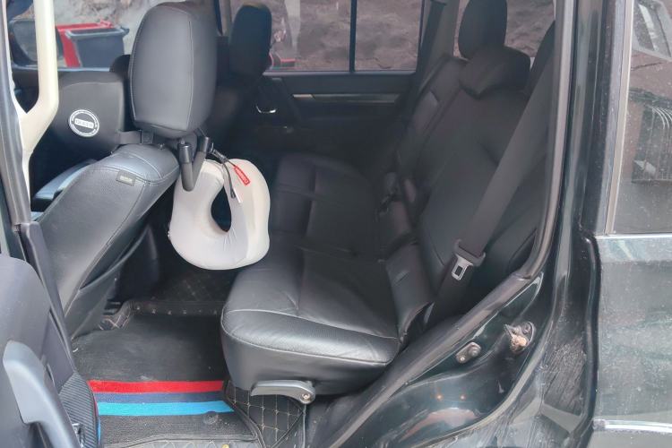 Used Mitsubishi Pajero 2014 3.0L Elite Upgrade Edition Left Rear Seat