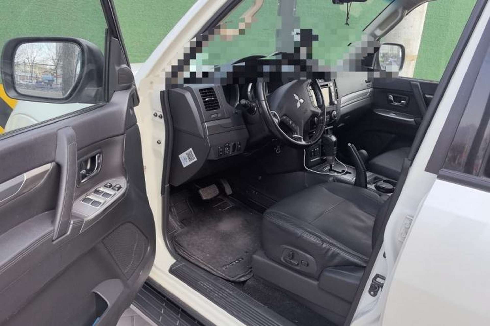 Used Mitsubishi Pajero 2014 3.0L Elite Upgrade Edition Driver Seat