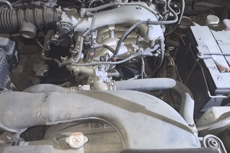 Used Mitsubishi Pajero 2014 3.0L Luxury Edition Engine Bay