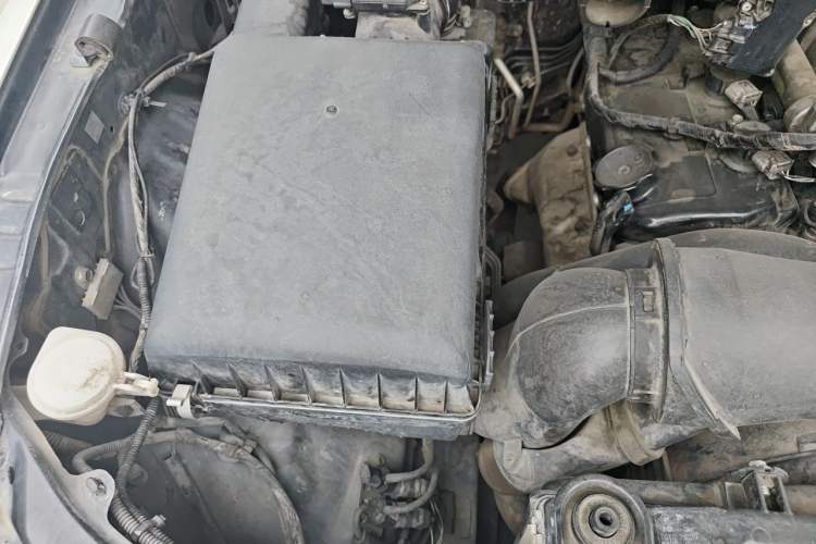 Used Mitsubishi Pajero 2014 3.0L Elite Upgrade Edition Engine Bay Right
