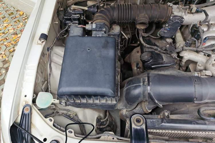 Used Mitsubishi Pajero 2014 3.0L Elite Upgrade Edition Engine Bay Right