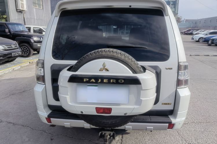 Used Mitsubishi Pajero 2014 3.0L Elite Upgrade Edition Exterior 3