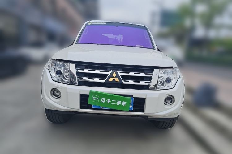 Used Mitsubishi Pajero 2014 3.0L Elite Upgrade Edition Front