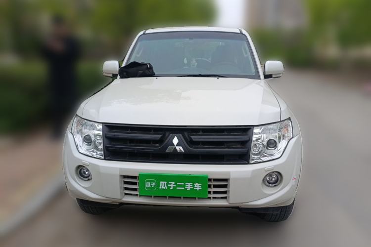 Used Mitsubishi Pajero 2014 3.0L Luxury Edition Front