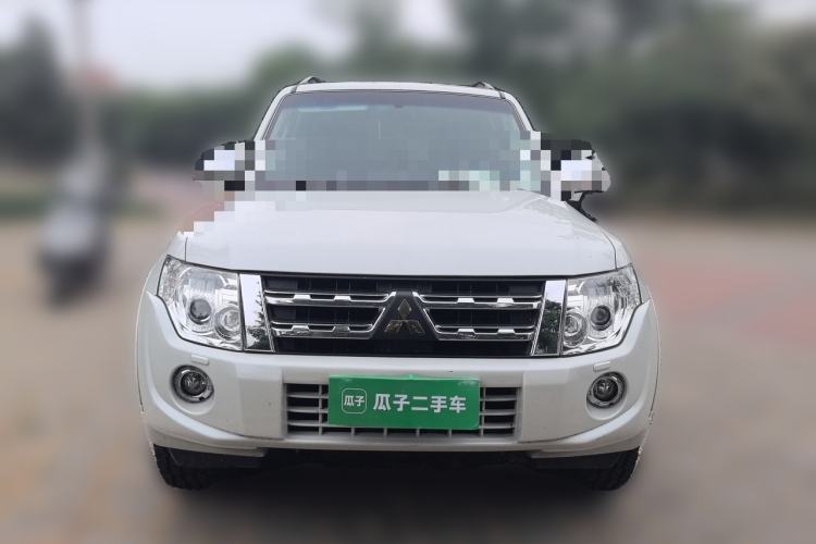 Used Mitsubishi Pajero 2014 3.0L Elite Upgrade Edition Front