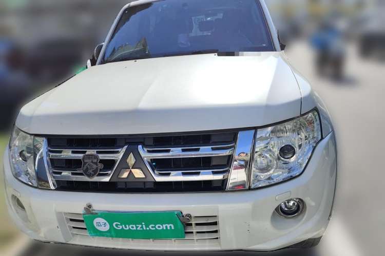 Used Mitsubishi Pajero 2014 3.0L Elite Upgrade Edition Front