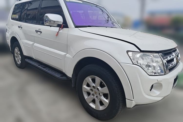 Used Mitsubishi Pajero 2014 3.0L Elite Upgrade Edition Front Right 45 Deg