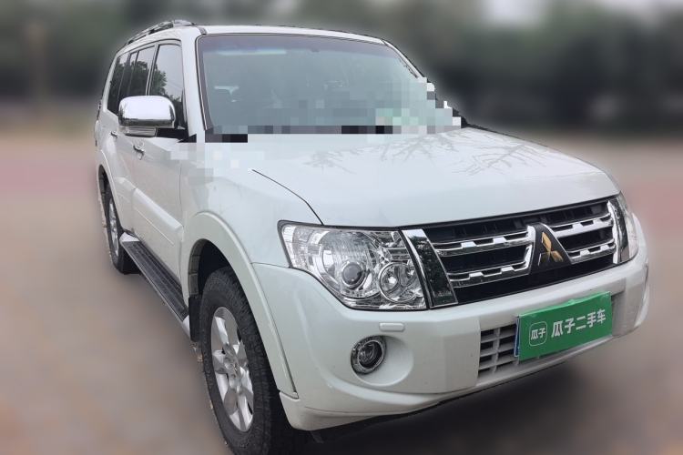Used Mitsubishi Pajero 2014 3.0L Elite Upgrade Edition Front Right 45 Deg