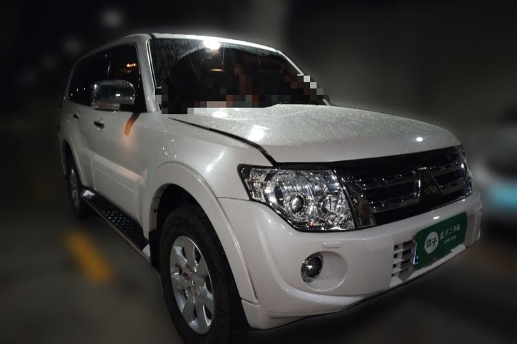 Used Mitsubishi Pajero 2014 3.0L Elite Upgrade Edition Front Right 45 Deg