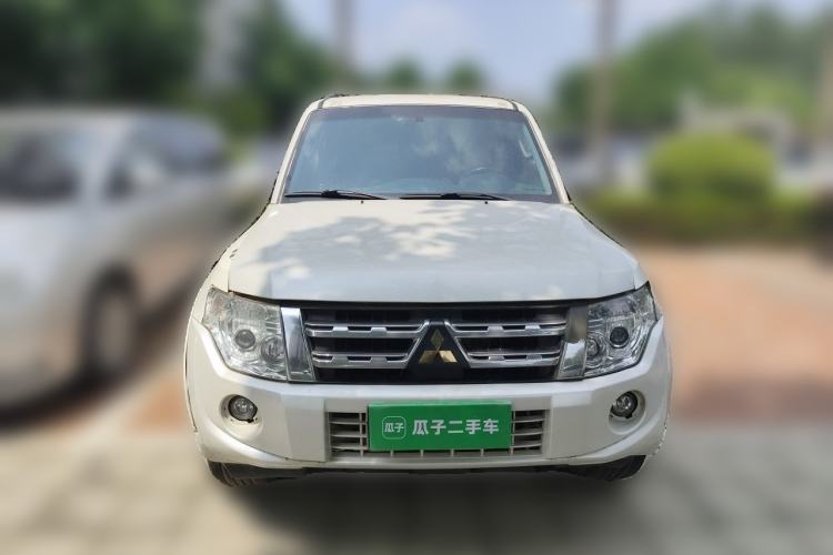 Used Mitsubishi Pajero 2014 3.0L Elite Upgrade Edition Front