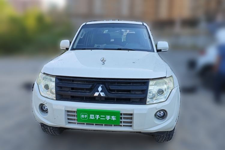 Used Mitsubishi Pajero 2014 3.0L Luxury Edition Front