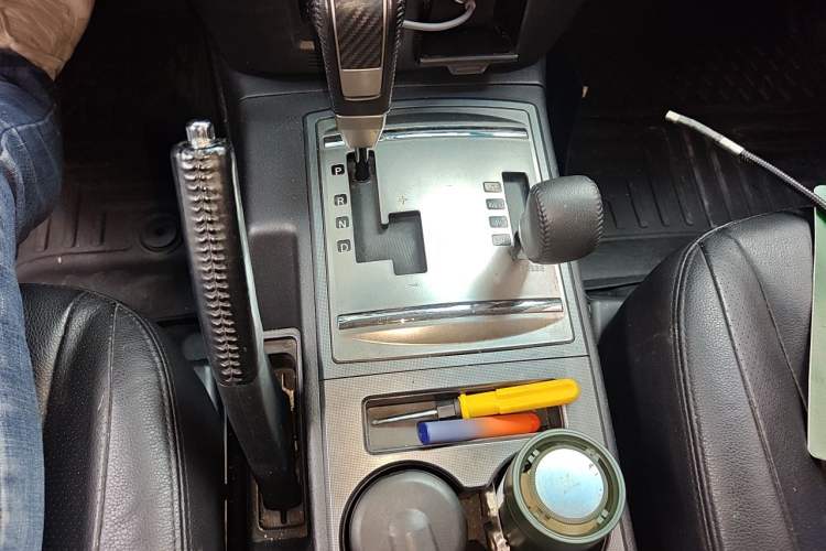 Used Mitsubishi Pajero 2014 3.0L Elite Upgrade Edition Gear Lever