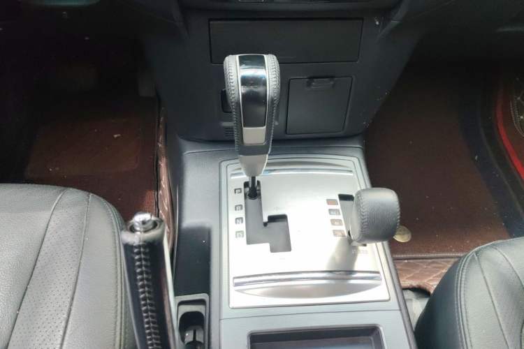 Used Mitsubishi Pajero 2014 3.0L Elite Edition Gear Lever