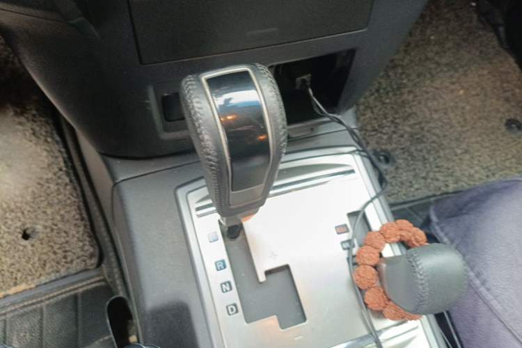 Used Mitsubishi Pajero 2014 3.0L Luxury Edition Gear Lever