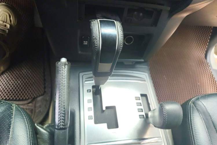 Used Mitsubishi Pajero 2014 3.0L Elite Upgrade Edition Gear Lever