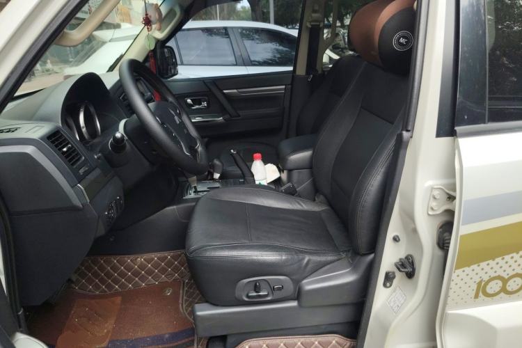 Used Mitsubishi Pajero 2014 3.0L Elite Edition Left Front Seat