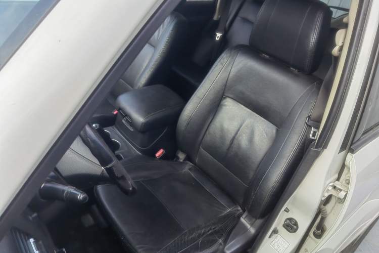 Used Mitsubishi Pajero 2014 3.0L Elite Upgrade Edition Left Front Seat