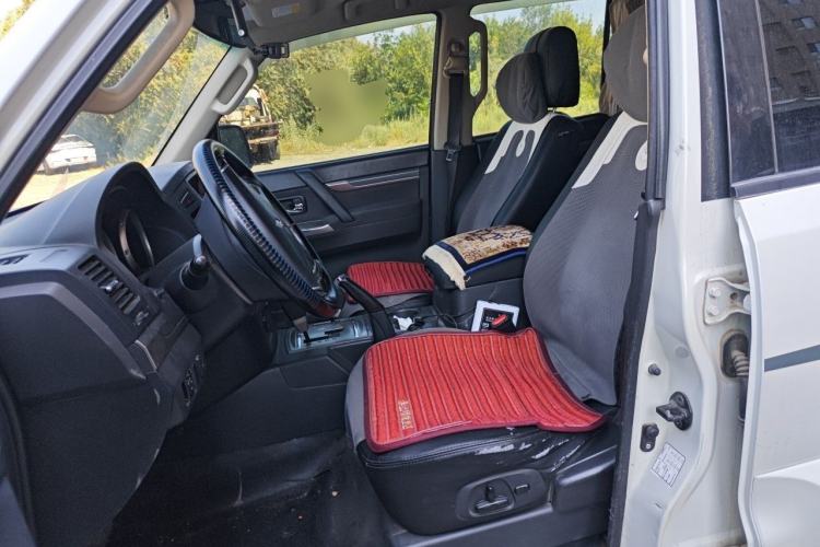 Used Mitsubishi Pajero 2014 3.0L Luxury Edition Left Front Seat