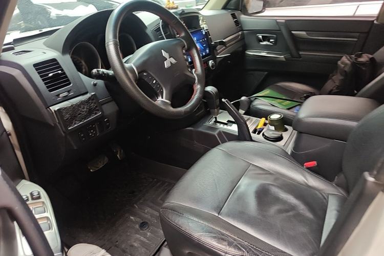 Used Mitsubishi Pajero 2014 3.0L Elite Upgrade Edition Left Rear Seat