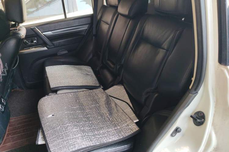 Used Mitsubishi Pajero 2014 3.0L Luxury Edition Left Rear Seat