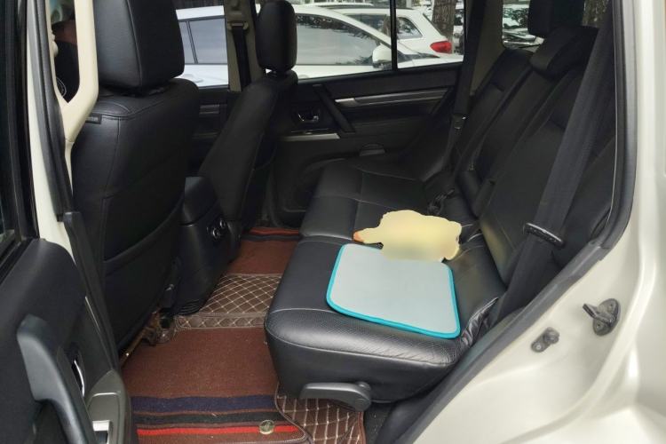 Used Mitsubishi Pajero 2014 3.0L Elite Edition Left Rear Seat