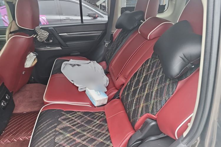 Used Mitsubishi Pajero 2014 3.0L Elite Upgrade Edition Left Rear Seat