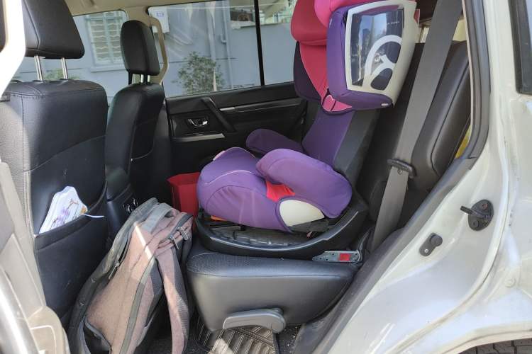 Used Mitsubishi Pajero 2014 3.0L Elite Upgrade Edition Left Rear Seat