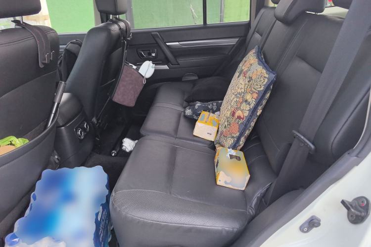 Used Mitsubishi Pajero 2014 3.0L Elite Upgrade Edition Left Rear Seat
