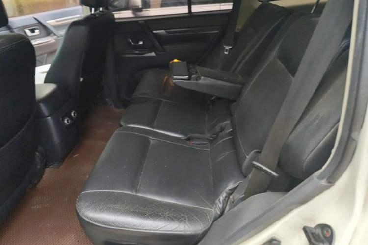 Used Mitsubishi Pajero 2014 3.0L Elite Upgrade Edition Left Rear Seat