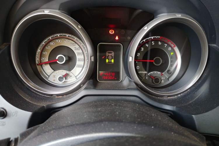 Used Mitsubishi Pajero 2014 3.0L Luxury Edition Odometer Close Up