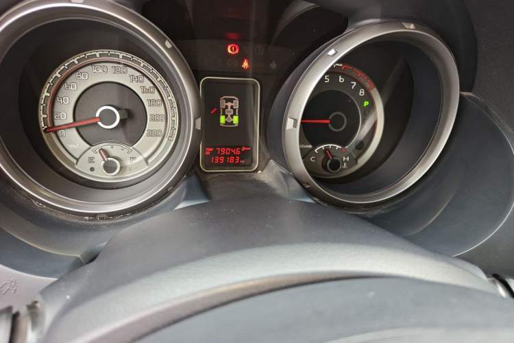 Used Mitsubishi Pajero 2014 3.0L Elite Upgrade Edition Odometer Close Up
