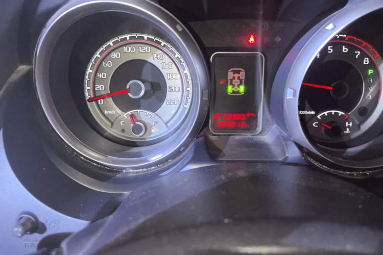 Used Mitsubishi Pajero 2014 3.0L Luxury Edition Odometer Close Up