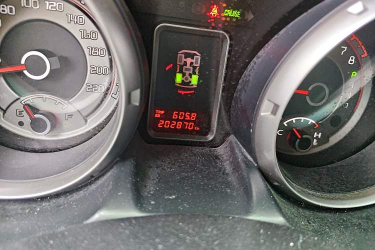 Used Mitsubishi Pajero 2014 3.0L Elite Upgrade Edition Odometer Close Up