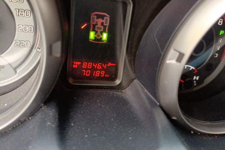 Used Mitsubishi Pajero 2014 3.0L Luxury Edition Odometer Close Up