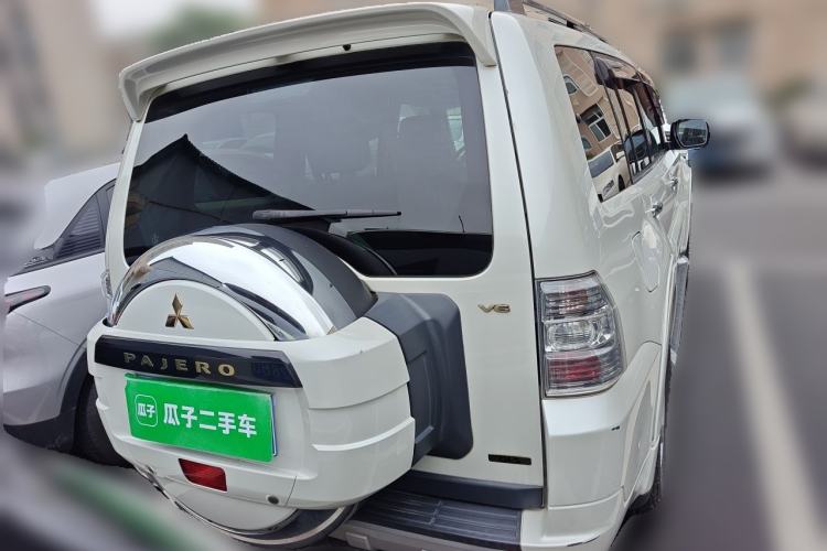 Used Mitsubishi Pajero 2014 3.0L Elite Upgrade Edition Rear