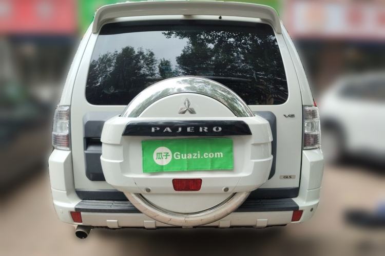 Used Mitsubishi Pajero 2014 3.0L Elite Edition Rear