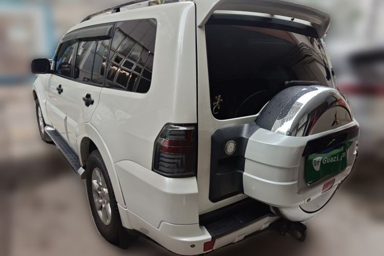 Used Mitsubishi Pajero 2014 3.0L Elite Upgrade Edition Rear Left 45 Deg