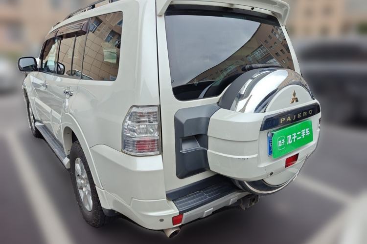 Used Mitsubishi Pajero 2014 3.0L Elite Upgrade Edition Rear Left 45 Deg