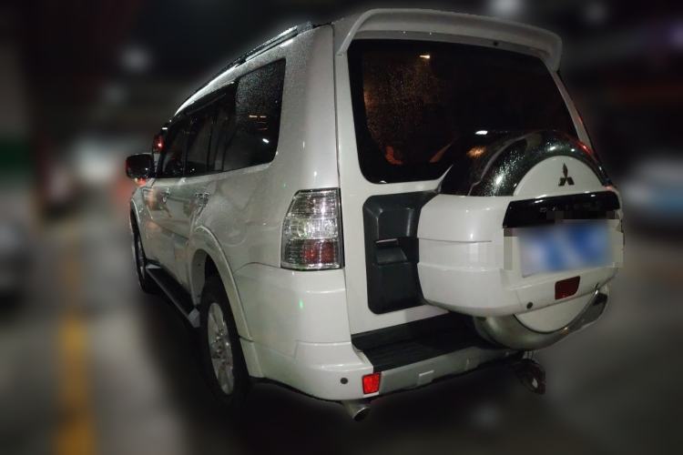 Used Mitsubishi Pajero 2014 3.0L Elite Upgrade Edition Rear Left 45 Deg