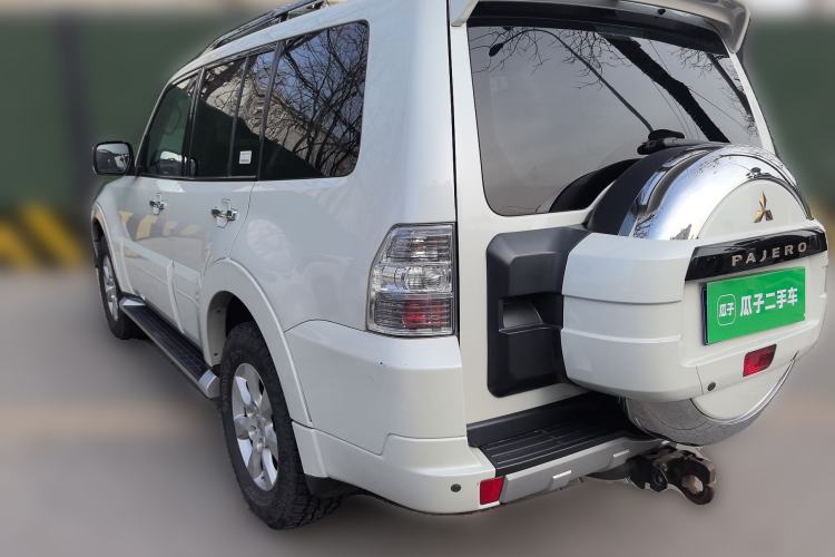 Used Mitsubishi Pajero 2014 3.0L Elite Upgrade Edition Rear Left 45 Deg