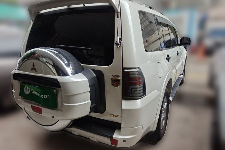 Used Mitsubishi Pajero 2014 3.0L Elite Upgrade Edition Rear Right 45 Deg