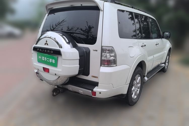 Used Mitsubishi Pajero 2014 3.0L Elite Upgrade Edition Rear Right 45 Deg
