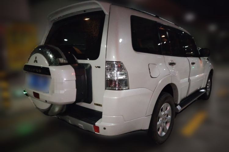 Used Mitsubishi Pajero 2014 3.0L Elite Upgrade Edition Rear Right 45 Deg