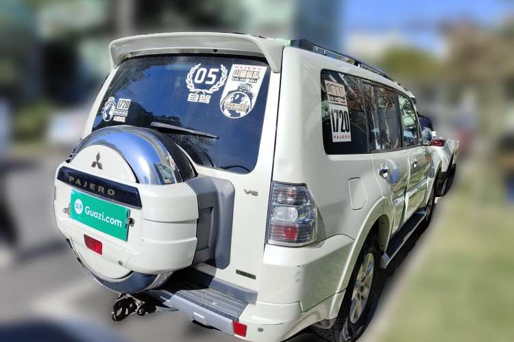 Used Mitsubishi Pajero 2014 3.0L Elite Upgrade Edition Rear Right 45 Deg