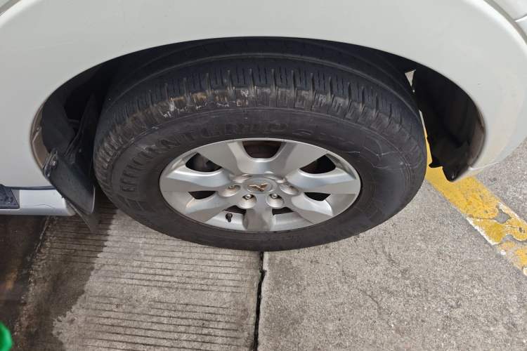 Used Mitsubishi Pajero 2014 3.0L Elite Upgrade Edition Right Front Wheel Hub